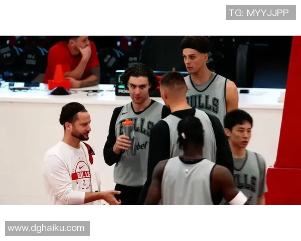 NBA夏季联赛小牛对公牛精彩比赛录像回顾与分析