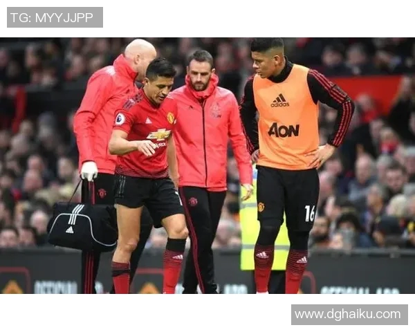 巴黎与曼联伤停情况分析及对阵前瞻解析