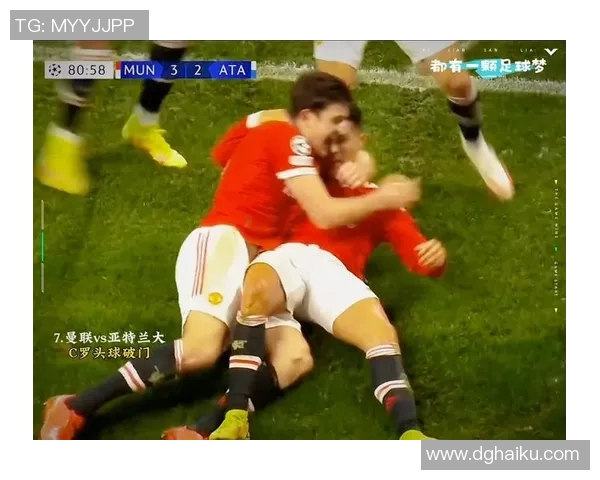 球迷疯狂冲进赛场抢夺C罗球衣引发热议的奇葩瞬间 球迷疯狂冲进赛场抢夺C罗球衣引发热议的奇葩瞬间