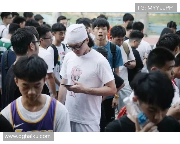 杭州滑板队配合引发热议球员间默契与争议的背后故事 杭州滑板队配合引发热议球员间默契与争议的背后故事