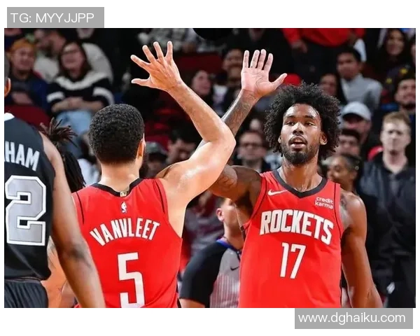 火箭队与76人队激战正酣39日赛场精彩对决引发球迷热议